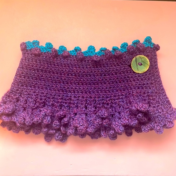 Brand new, never worn, knit collar w/ detachable floral pin. Unbelievably soft. - Picture 2 of 11